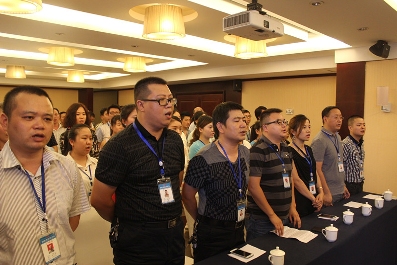 乘風破浪，再創輝煌——新思路裝飾召開七月工